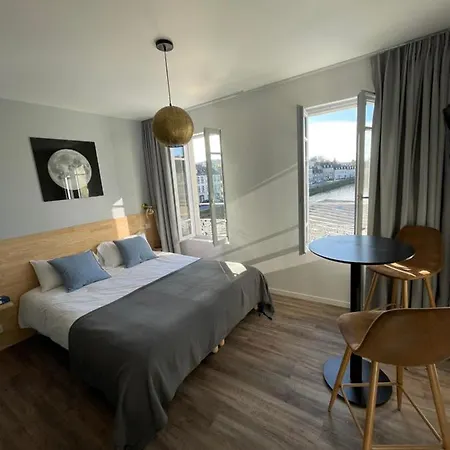 Nuit Sur Le Pont 4 Apartment Landerneau Exterior photo